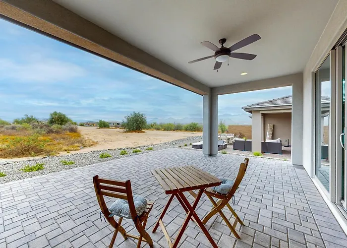 Holiday home Mtn-view Patio & Perks: River Retreat