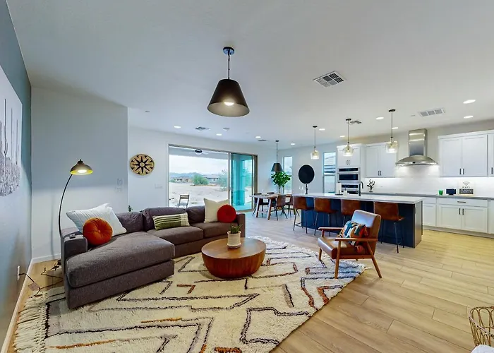 Mtn-view Patio & Perks: River Retreat *
