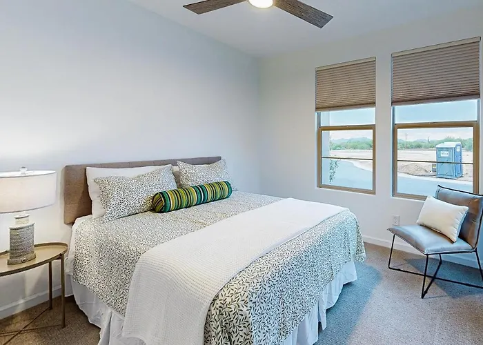 Mtn-view Patio & Perks: River Retreat