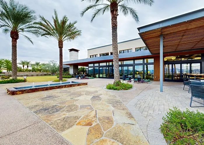 Holiday home Mtn-view Patio & Perks: River Retreat *